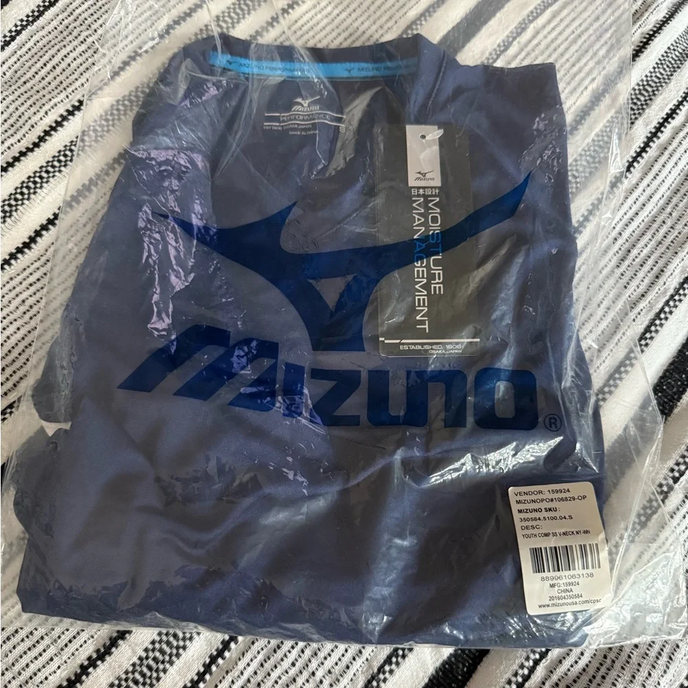 MIZUNO Girl's Comp Short Sleeve V-Neck Tee, NWT